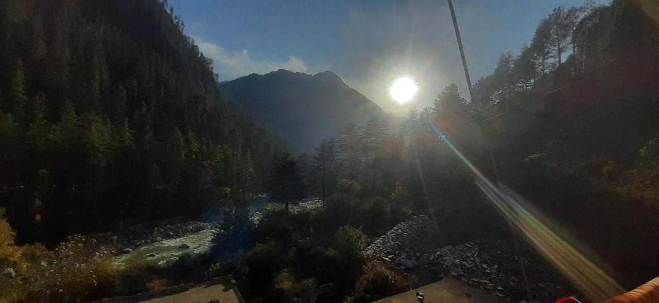 Divine Connection Hotel Kasol Exterior photo